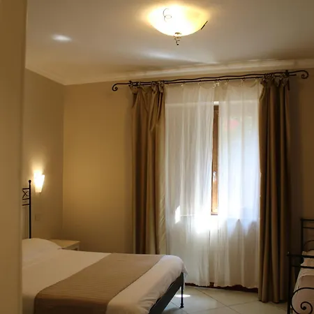 Il Bottone D'argento 4* جنوى