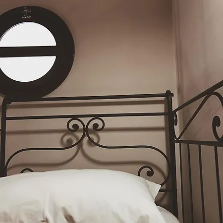 Il Bottone D'argento جنوى